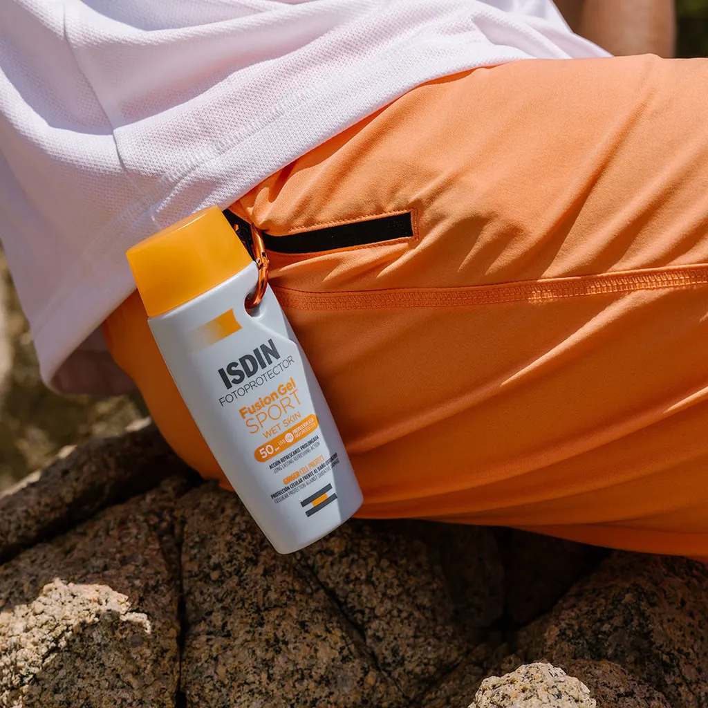 ISDIN Fotoprotector Fusion Gel SPORT Wet skin, zaščitni gel za telo pred soncem za športne aktivnosti - ZF50 (100 ml)