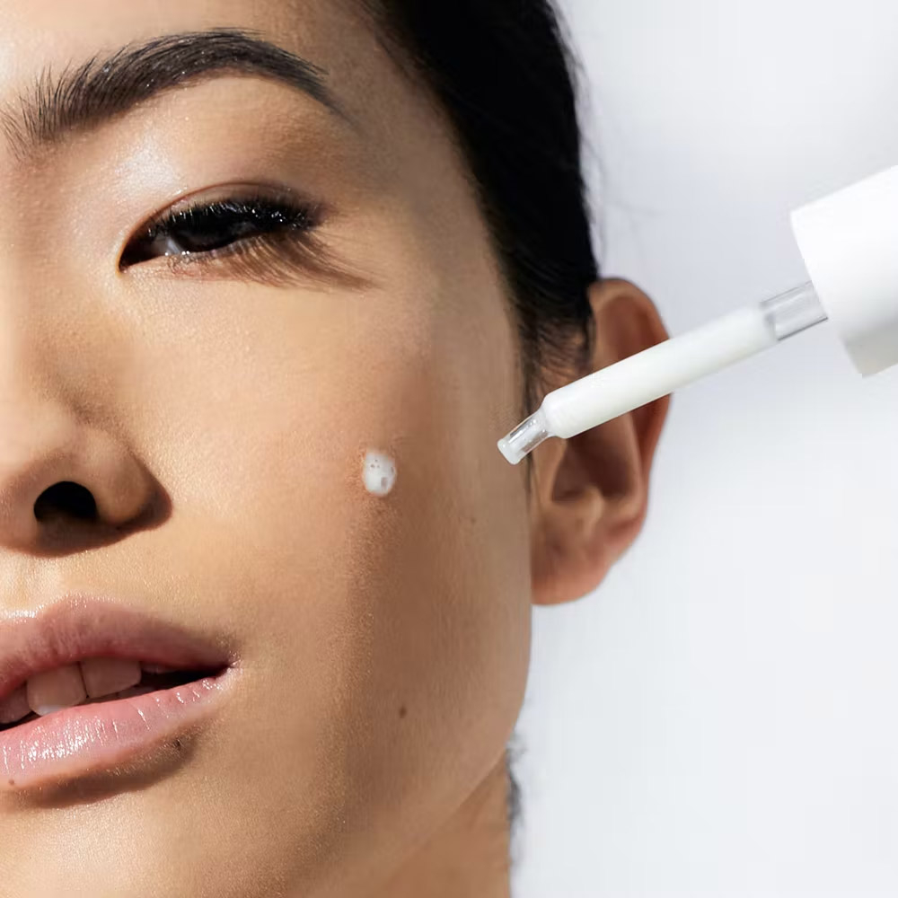 Caudalie Vinoperfect, radiance serum za korekcijo barve polti (30 ml)