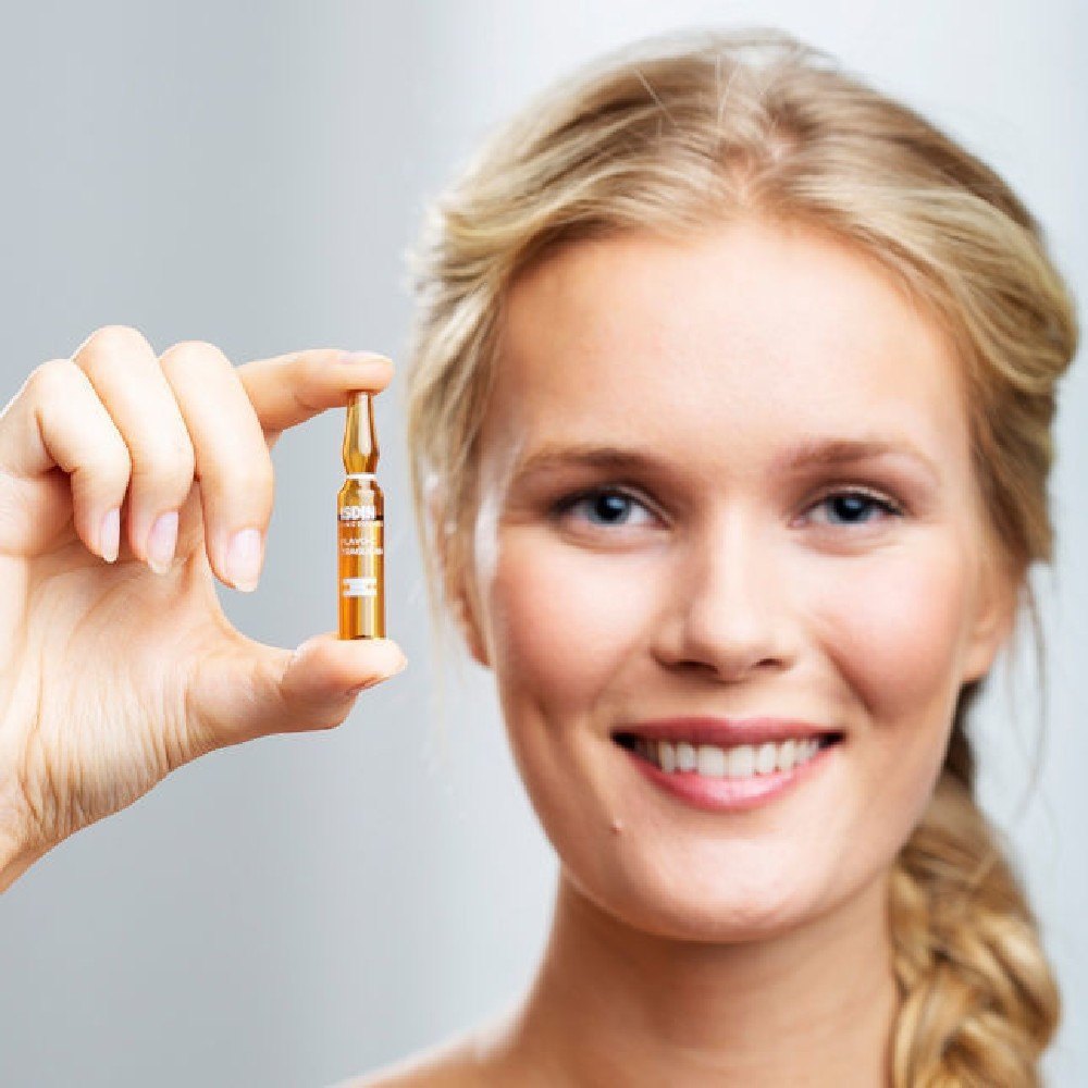 ISDIN Isdinceutics Flavo-C Ultraglican & Isdinceutics Flavo-C Melatonin, dnevni in nočni serum - ampule (2 x (10 x 2 ml))