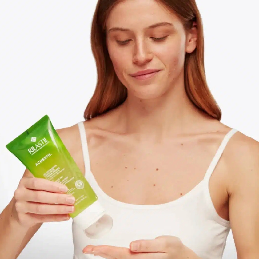 Rilastil Acnestil, čistilni gel (200 ml)