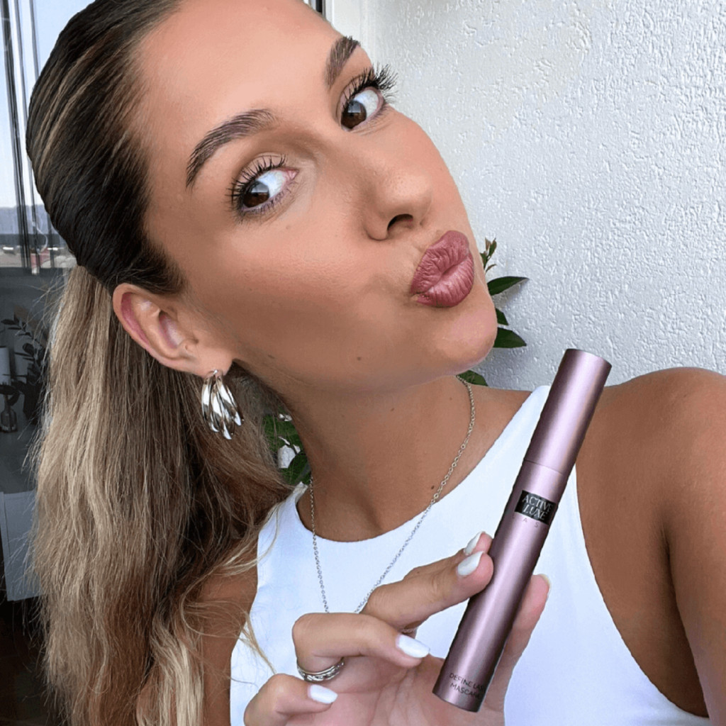 Active Luxe Define Lash, maskara za volumen in dolžino trepalnic (8 g)