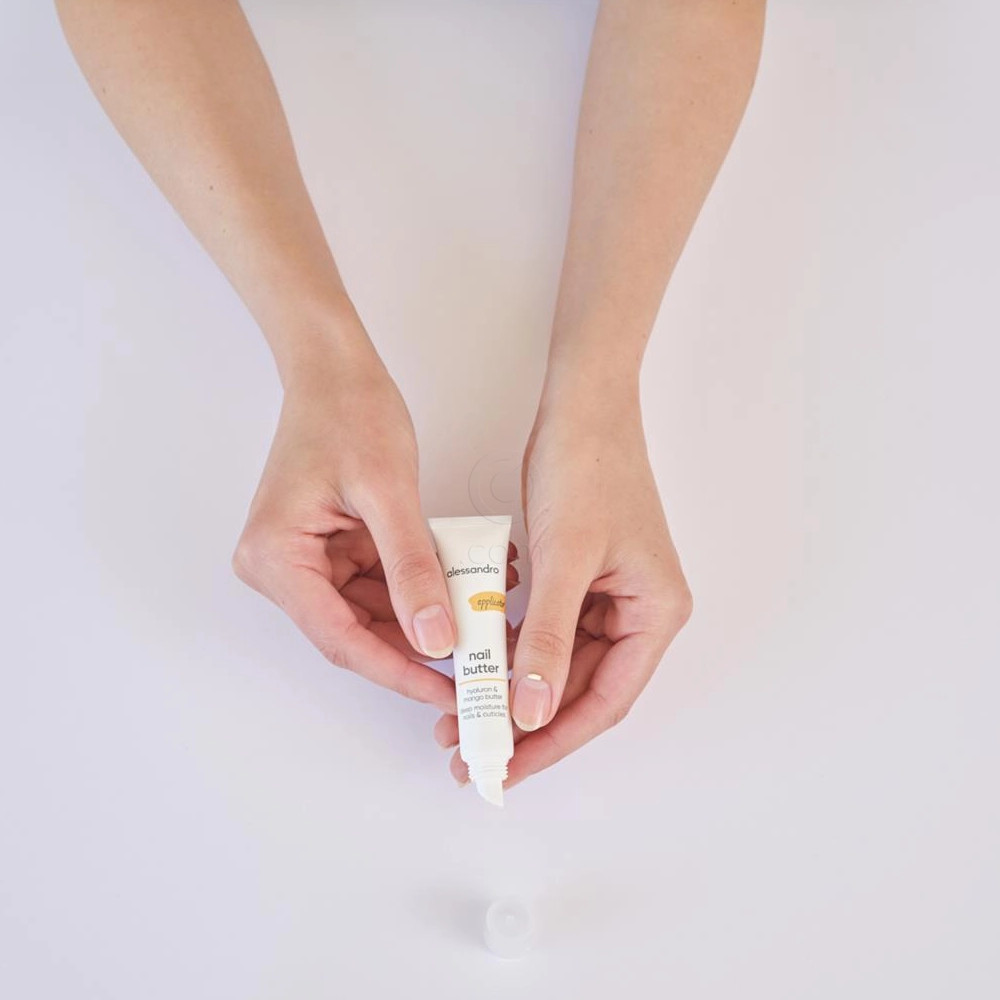 Alessandro Nail Butter, maslo za suho obnohtno kožico (15 ml)