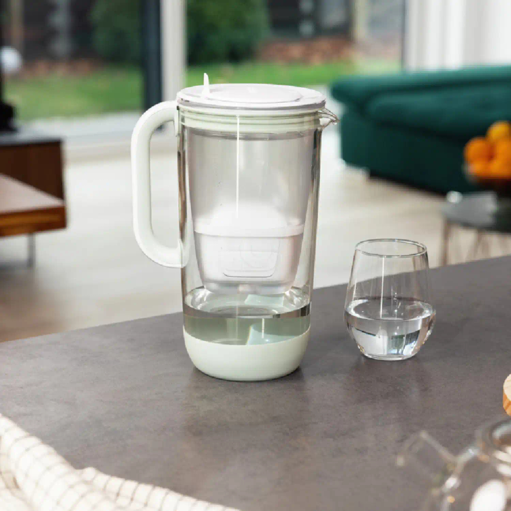 Brita Glass One 60th Anniversary Edition, stekleni vrč za filtriranje vode - zelen - 2,5 l (1 komplet)