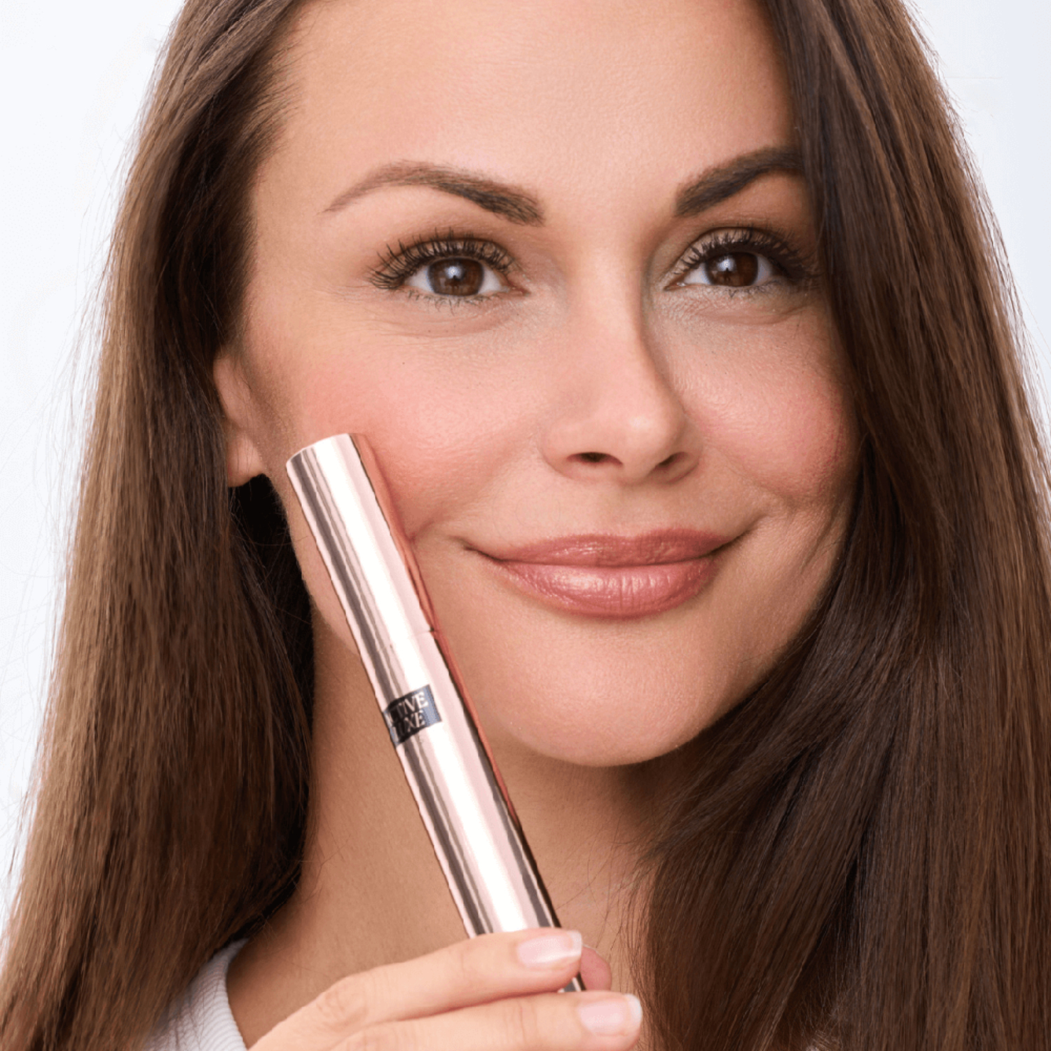 Active Luxe Glamour Lash, maskara za volumen in dolžino trepalnic (8 g)