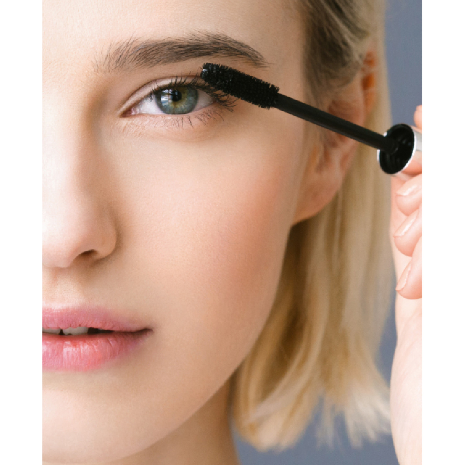 Active Luxe Infinity Lash, maskara za volumen in dolžino trepalnic (8 g)
