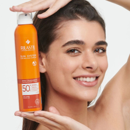 Rilastil Sun System, transparentno zaščitno pršilo - ZF50+ (200 ml)