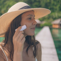Rilastil Sun System, transparentni stik - ZF50+ (8,5 ml)
