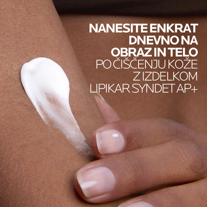 Nanašanje balzama Lipikar Baume AP+Max na obraz in telo, enkrat na dan